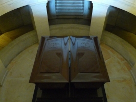 Мемориал У.С. Гранта.  Саркофаги президента и его жены